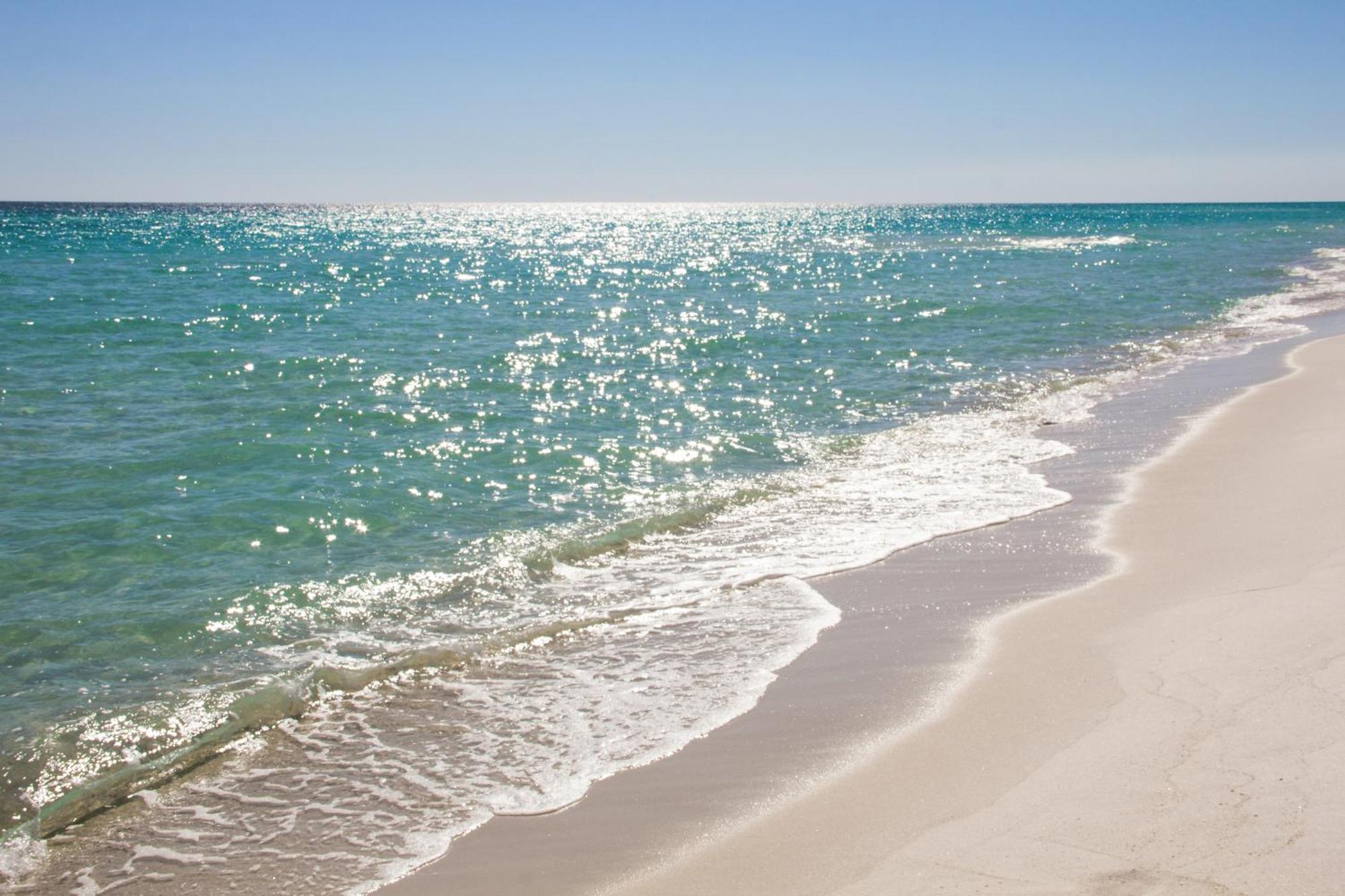 Gorgeous 1-bed 2-bath With Gulf View! Pools On-site! Walk To The Beach!