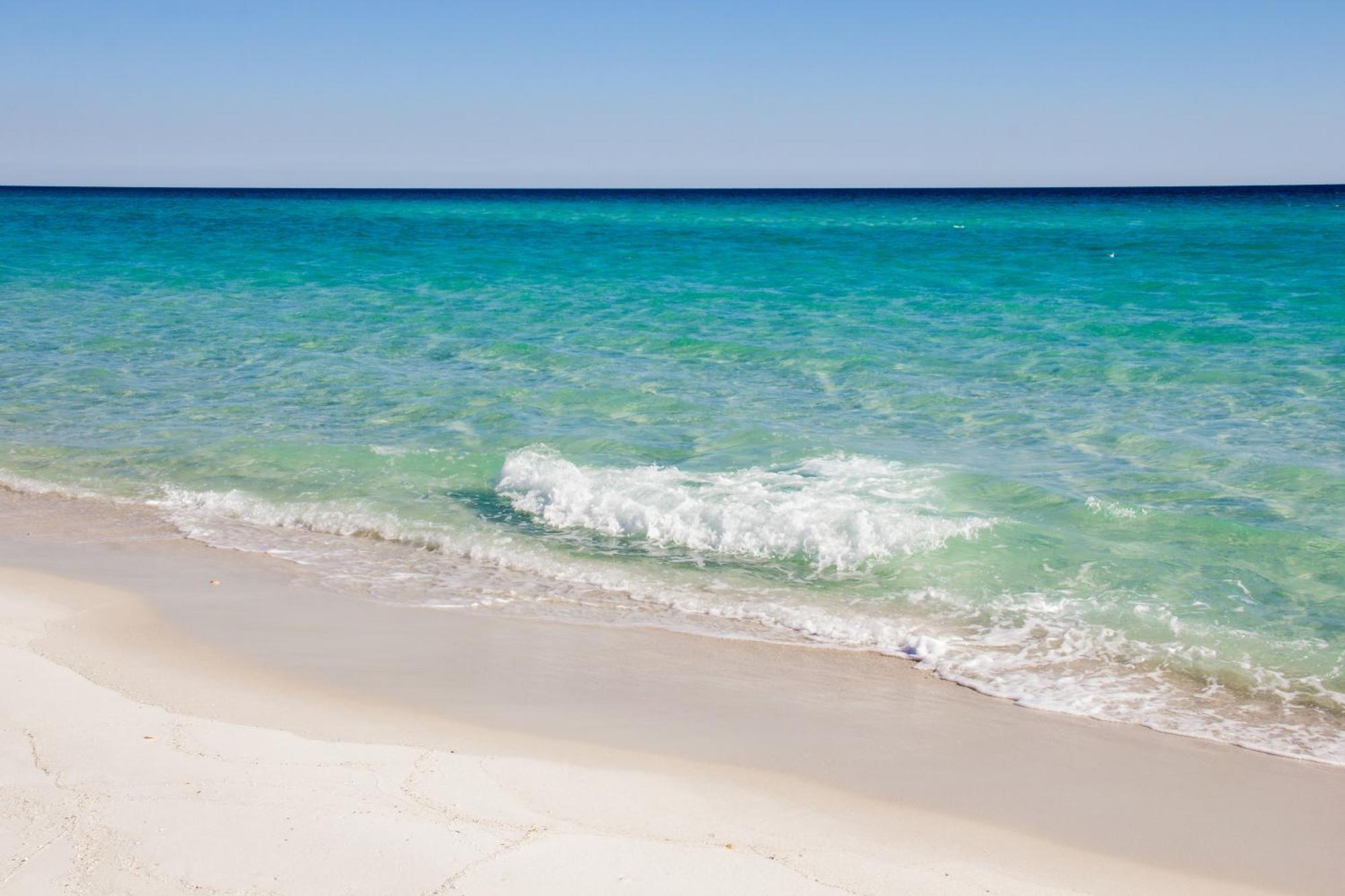 Gorgeous 1-bed 2-bath With Gulf View! Pools On-site! Walk To The Beach! *