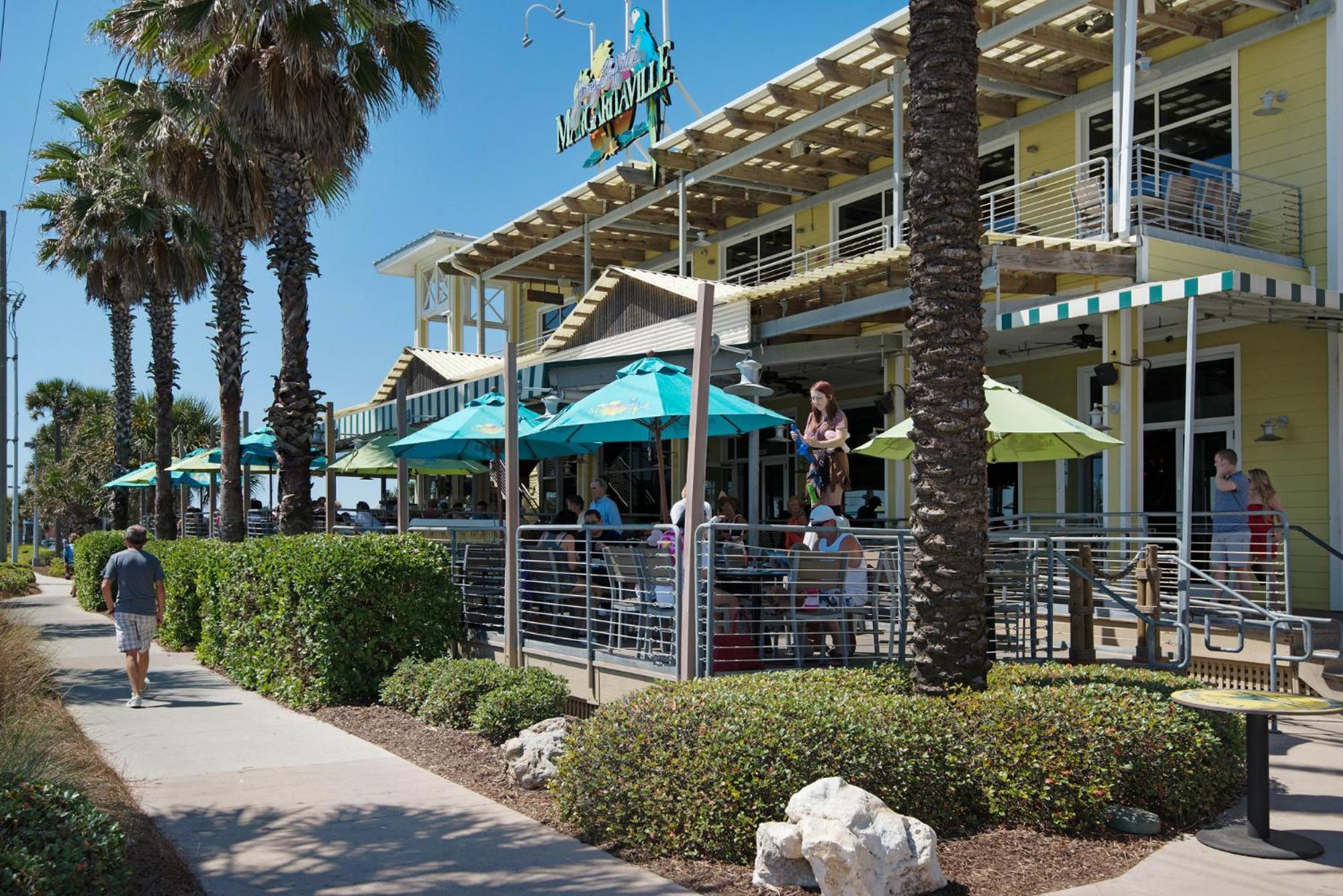 Holiday home Gorgeous 1-bed 2-bath With Gulf View! Pools On-site! Walk To The Beach! *