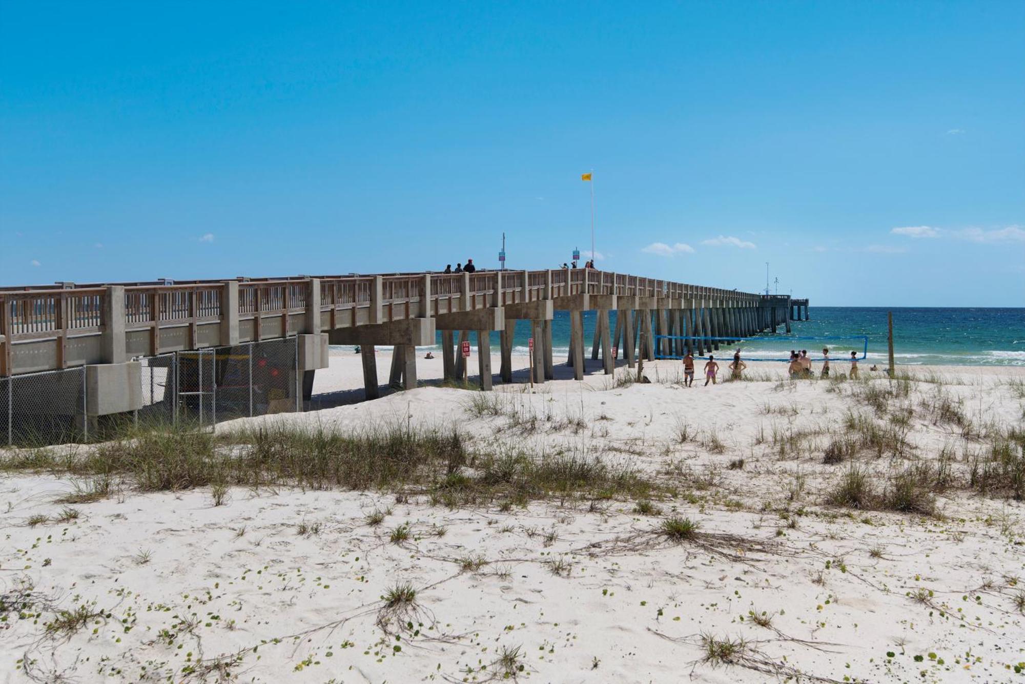 Gorgeous 1-bed 2-bath With Gulf View! Pools On-site! Walk To The Beach!