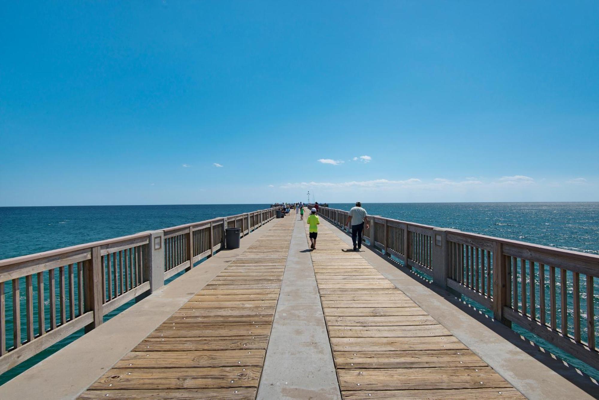 Gorgeous 1-bed 2-bath With Gulf View! Pools On-site! Walk To The Beach! Holiday home *