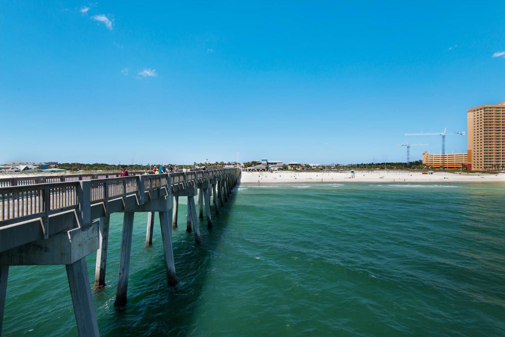 Holiday home Gorgeous 1-bed 2-bath With Gulf View! Pools On-site! Walk To The Beach!