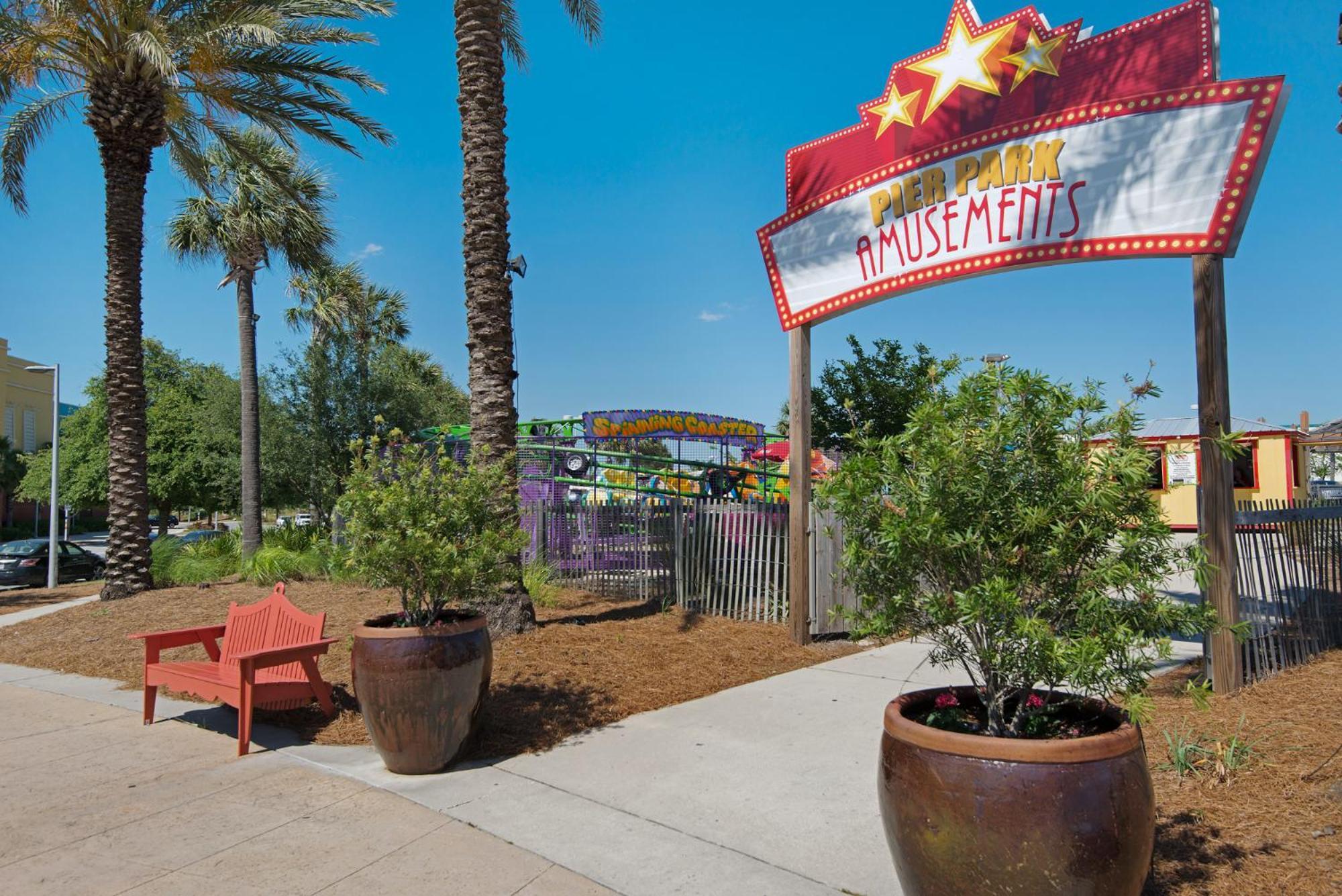 Gorgeous 1-bed 2-bath With Gulf View! Pools On-site! Walk To The Beach! Panama City Beach